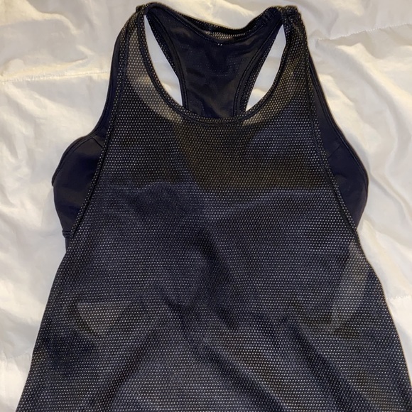 EUC lululemon workout tank with built in longline bra - Picture 2 of 5